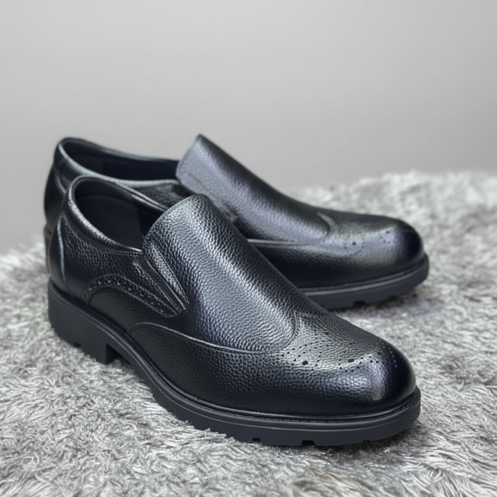 Black pebbled leather shoe